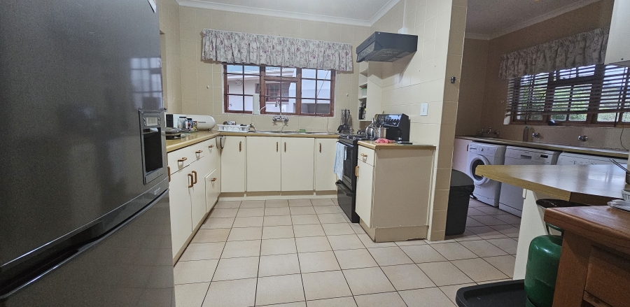 3 Bedroom Property for Sale in Middedorp Western Cape